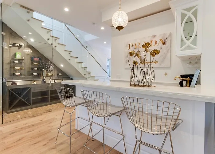 Beautiful 2 Story Right By The Water, Ocean View
