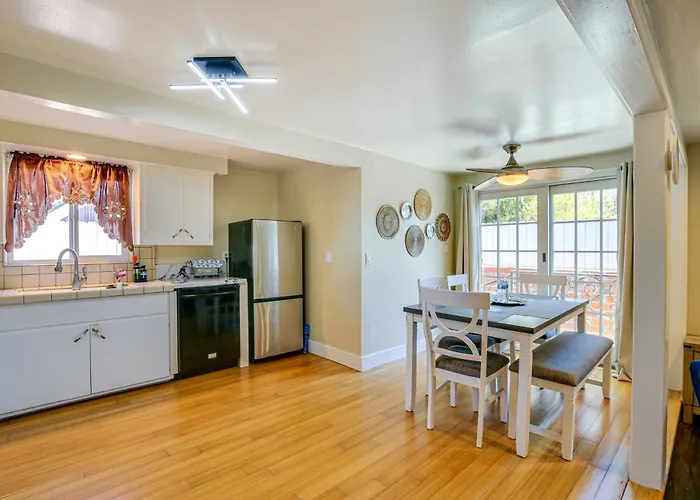 2 Mi To Ocean: Long Beach Home W/ Gas Grill!