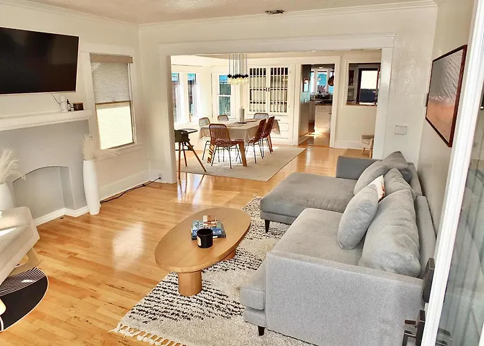 Beach City Craftsman - Walk To Beach